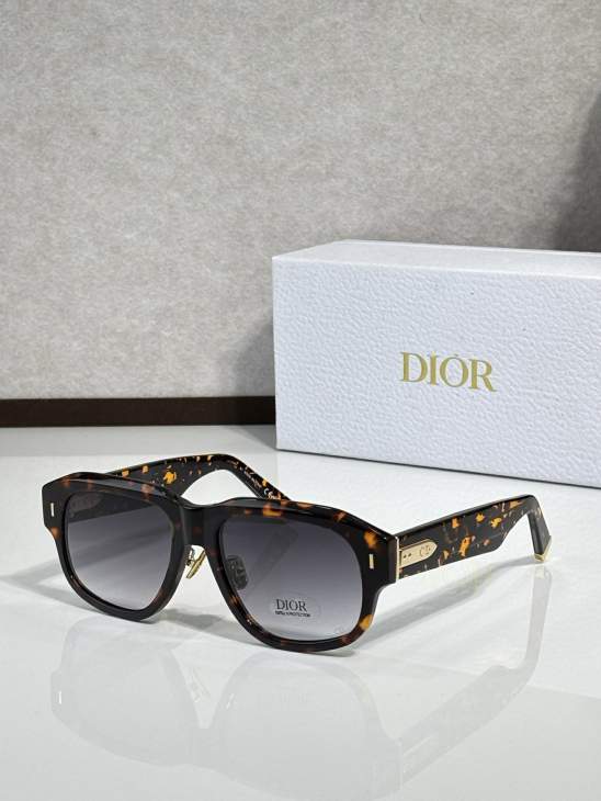 Picture of Dior Sunglasses _SKUfw76440477fw